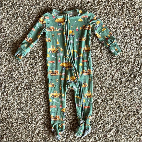 Posh Peanut Green Construction Vehicles Footie - Picture 1 of 3